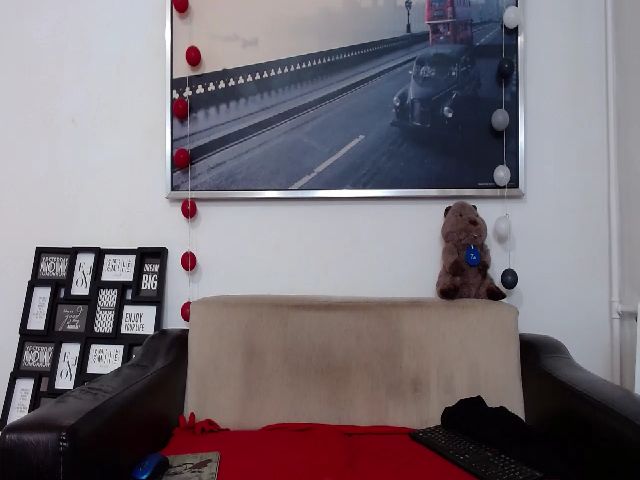 Live sex webcam photo for ElenaTroyy #256125115