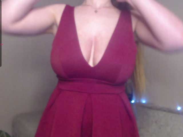 Live sex webcam photo for Viki-tiki-tak #241592233