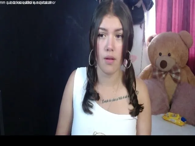Live sex webcam photo for Annie777 #263769550