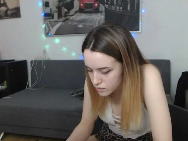 Live sex webcam photo for YoungCrazyHot #241029213