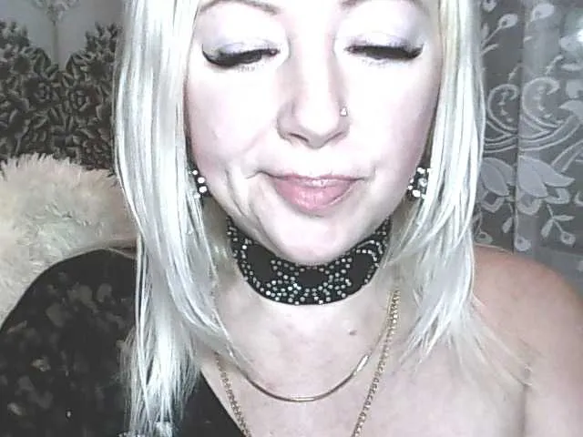 Live sex webcam photo for AnnaSnowy #241163419