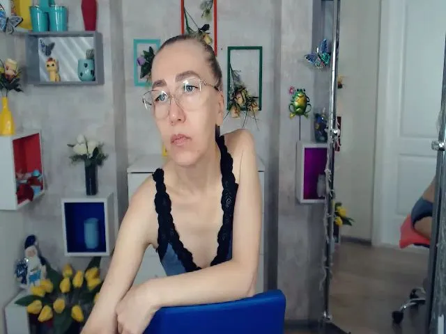 Live sex webcam photo for Greybunny #259916040