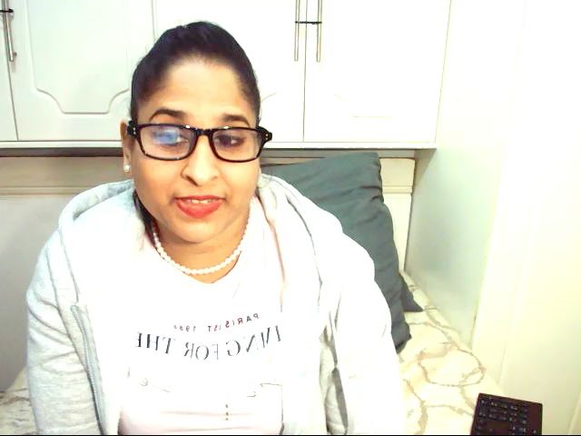 Live sex webcam photo for Indiakushy #253917134