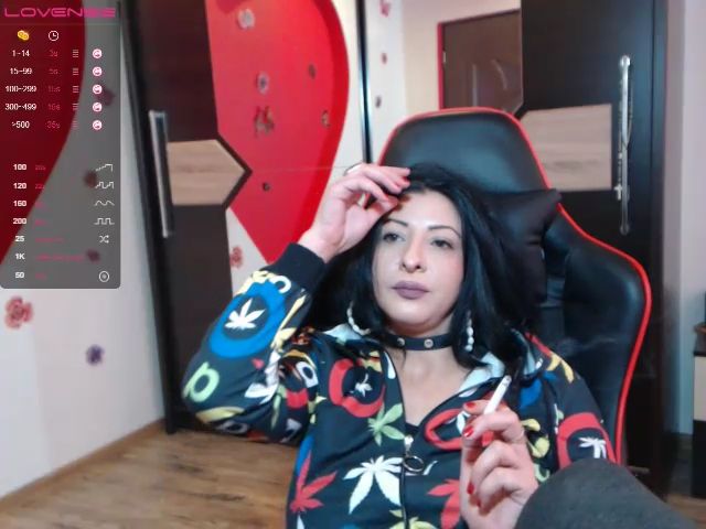 Live sex webcam photo for Joanna4you_ #252799074