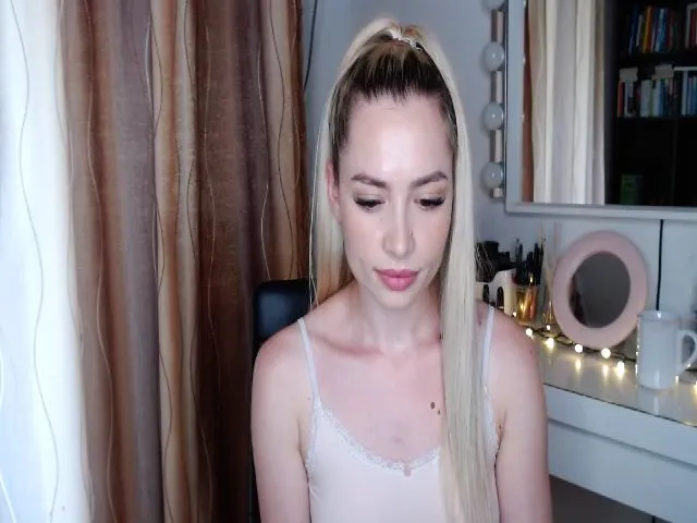 Live sex webcam photo for JustThea #256744738