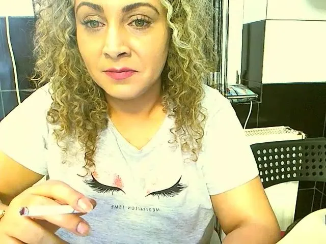 Live sex webcam photo for Lesby2Squirty #257883917
