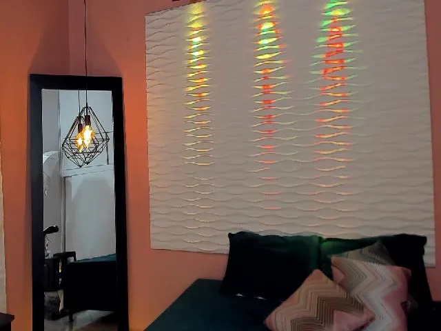 Live sex webcam photo for IsabelaBrown #265292096