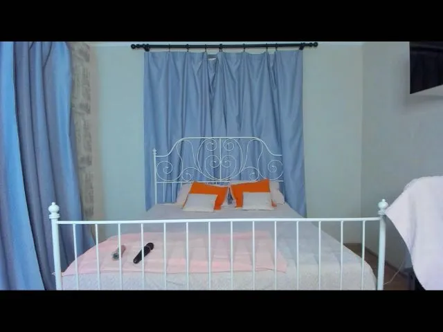 Live sex webcam photo for A11yson #260884815