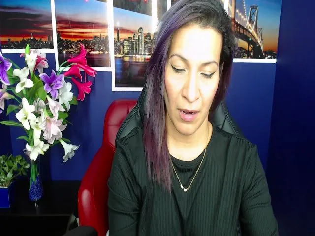Live sex webcam photo for Infernalsexx #265183977