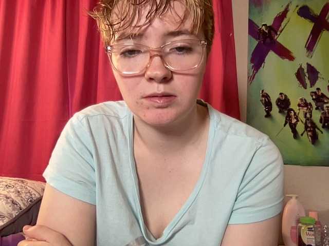 Live sex webcam photo for CandyBurger21 #241307318