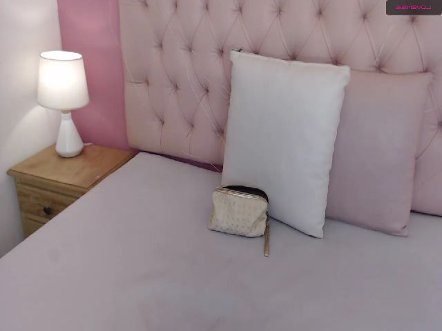 Live sex webcam photo for Keyra_R #253766327