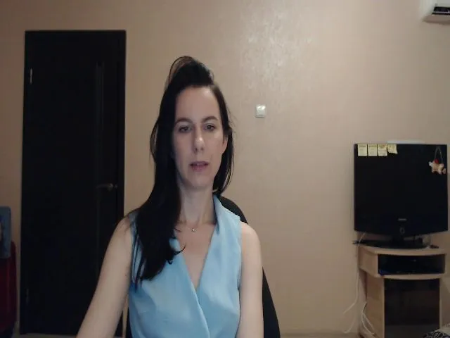 Live sex webcam photo for CandyJylie #252349656