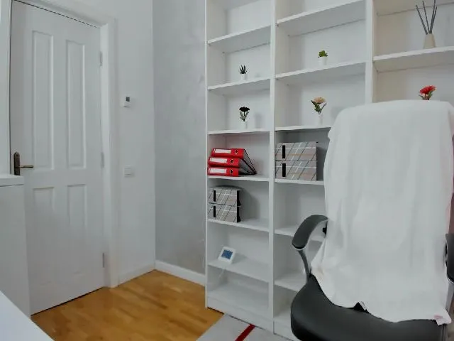 Live sex webcam photo for VanessaCroft #254446806