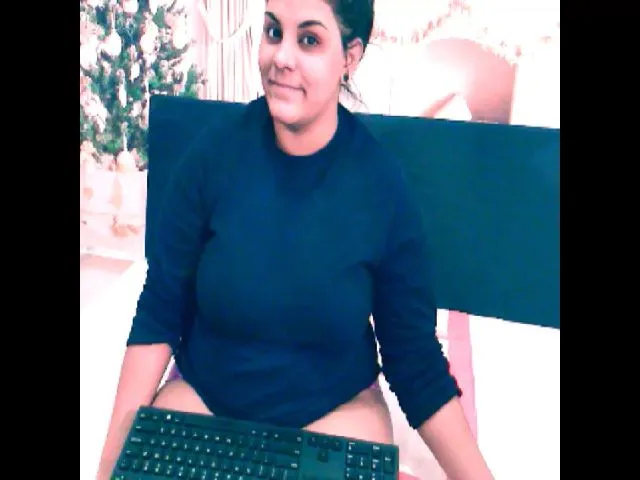 Live sex webcam photo for Sexyindianzn #253360796