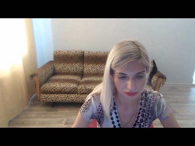 Live sex webcam photo for SexyBeatriice #263635881