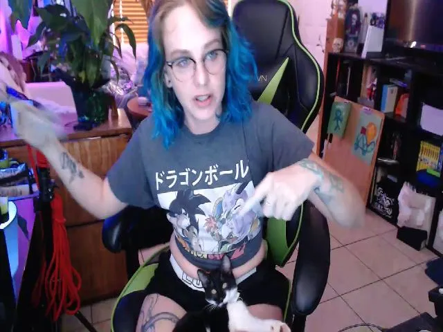 Live sex webcam photo for KinzySuicide #260836099