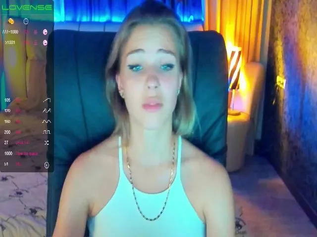 Live sex webcam photo for MariaCharming #264407664