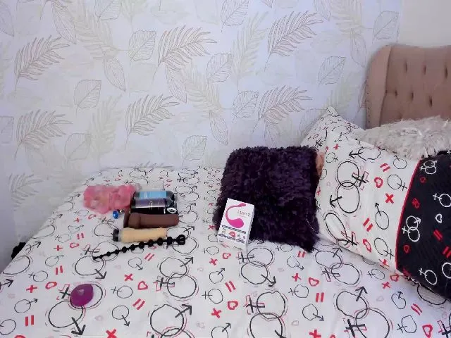 Live sex webcam photo for Gaby_T #260574650