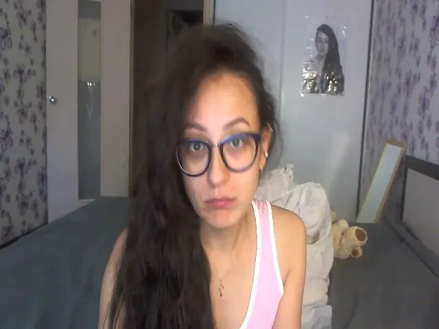 Live sex webcam photo for LiaCherryPie #259816567