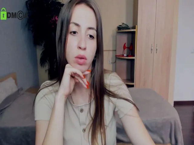 Live sex webcam photo for LaumaBranson #253343176