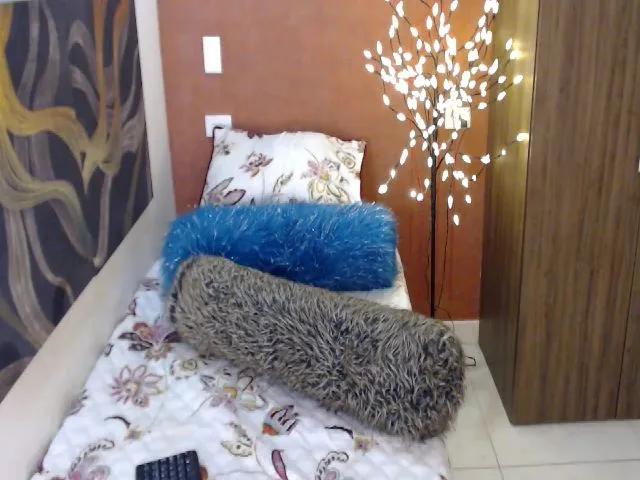 Live sex webcam photo for Forevermanu #261354649