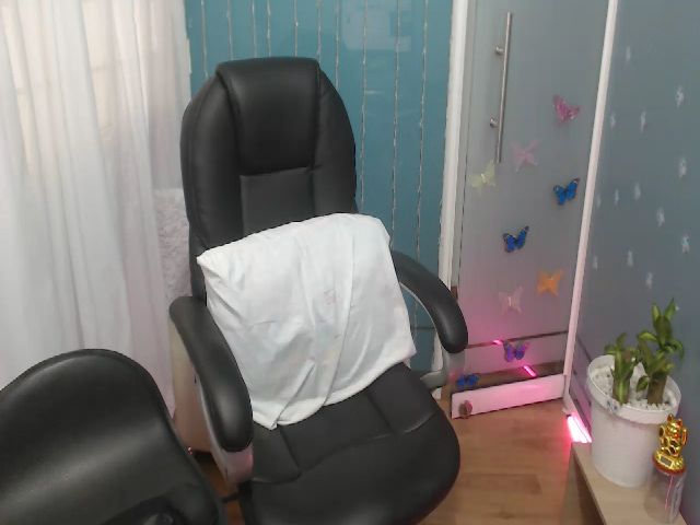 Live sex webcam photo for Anahi_moore #258274309