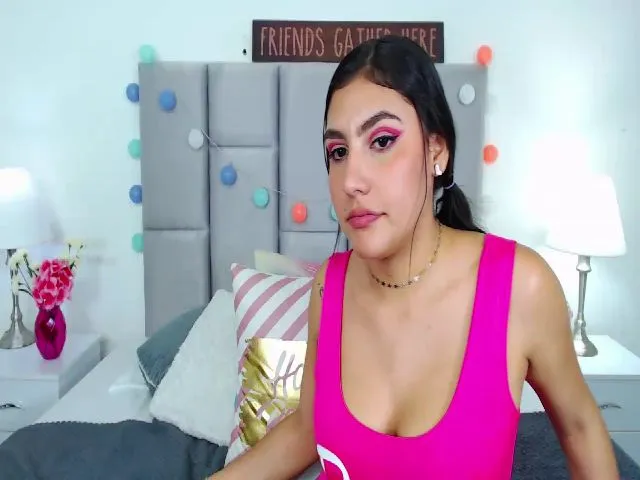 Live sex webcam photo for Mia_thompsons #261792190