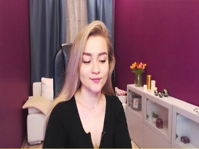 Live sex webcam photo for Kara_Smith #252318624