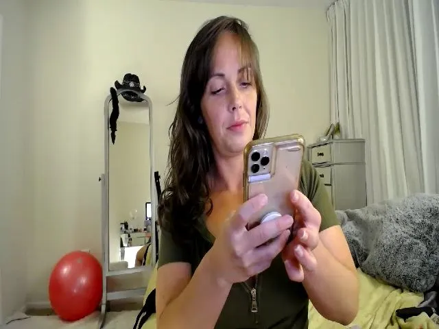 Live sex webcam photo for TemptinDesire #263202207