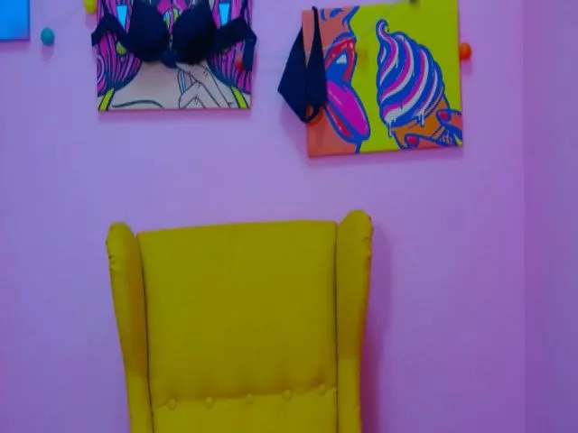 Live sex webcam photo for MaraW #254441814