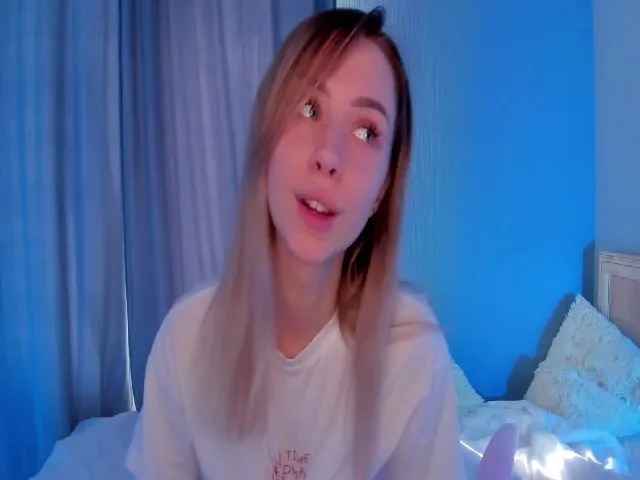 Live sex webcam photo for Jumphigherr #261132615