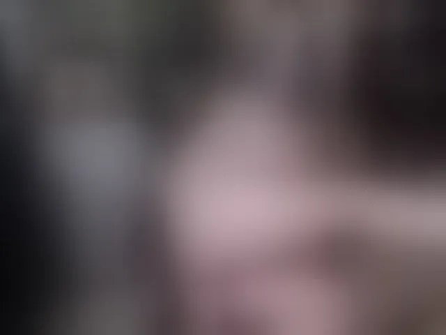 Live sex webcam photo for KinzySuicide #263272602