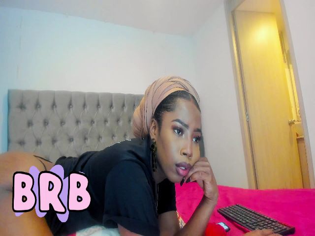 Live sex webcam photo for Afro__Goddess #260080670