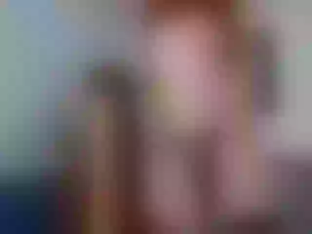 Live sex webcam photo for SexxyAylin #264852594