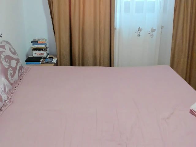 Live sex webcam photo for Nicolle2 #253499512