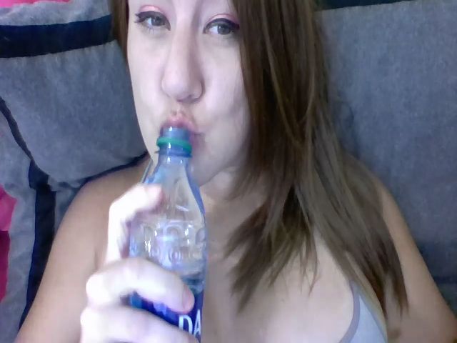 Live sex webcam photo for Kenzie_leigh #260114415