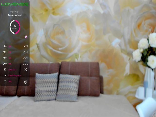 Live sex webcam photo for Steffi18 #259971740