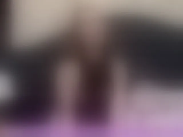 Live sex webcam photo for CarolaSallow #240977164