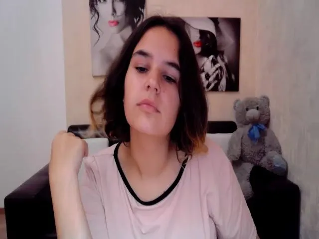 Live sex webcam photo for Erin_Holmes #255645220
