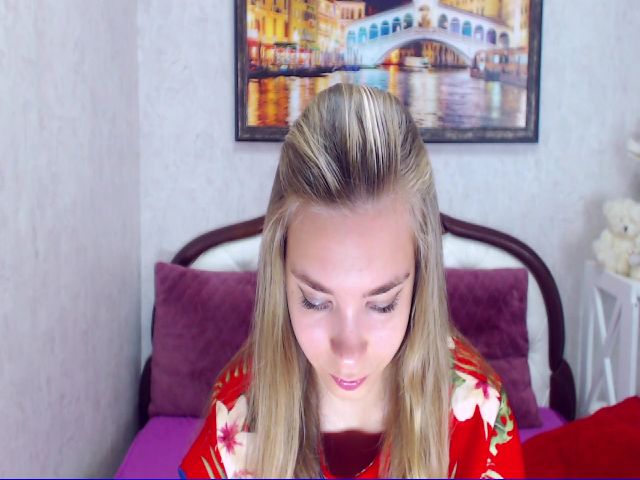 Live sex webcam photo for RossandaShy #252991418