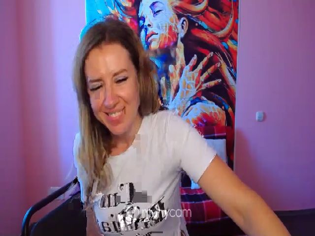 Live sex webcam photo for LoveMe_All #256824060