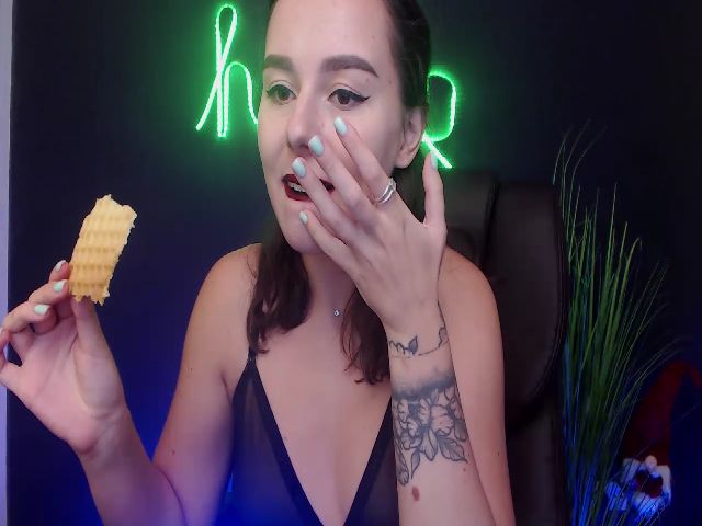 Live sex webcam photo for DinaD #264915644