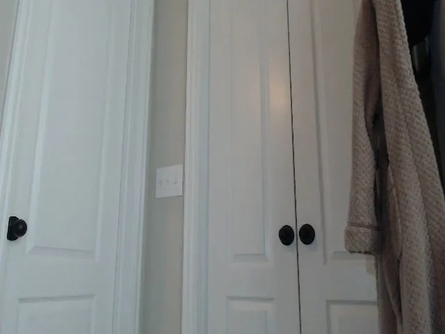 Live sex webcam photo for AudryLikes #253537856