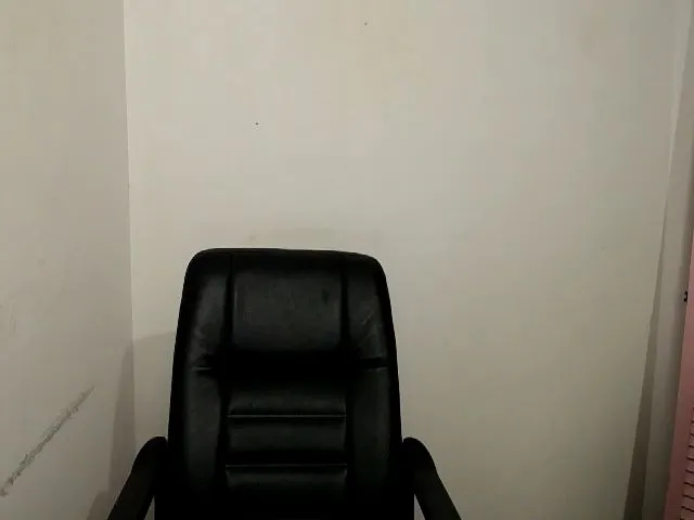 Live sex webcam photo for SnowSpacee #256512459