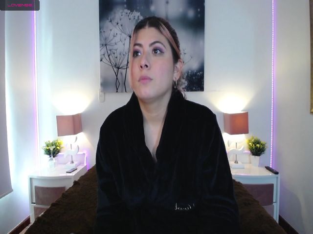 Live sex webcam photo for NicolSaenz #260180025