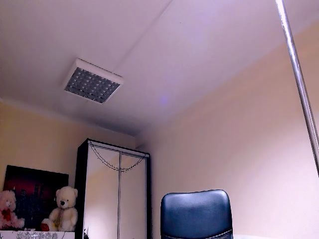 Live sex webcam photo for XeniaMilf #265028336