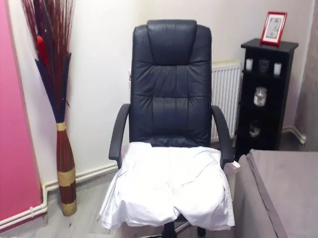Live sex webcam photo for ElenaSworld #264149676