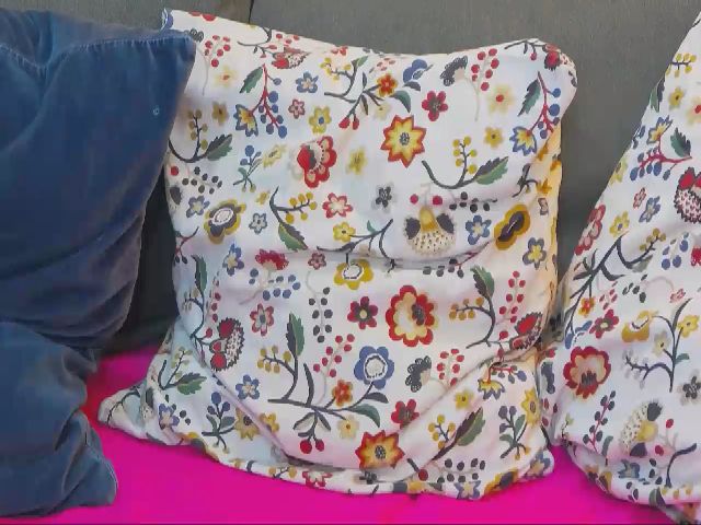 Live sex webcam photo for CurlyVibe #261806048