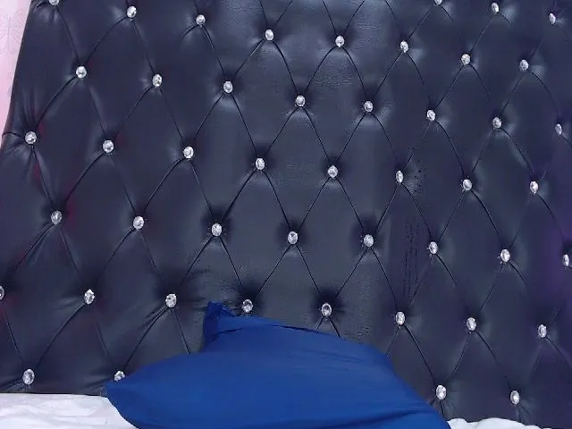 Live sex webcam photo for Nataliadiaz #264655432
