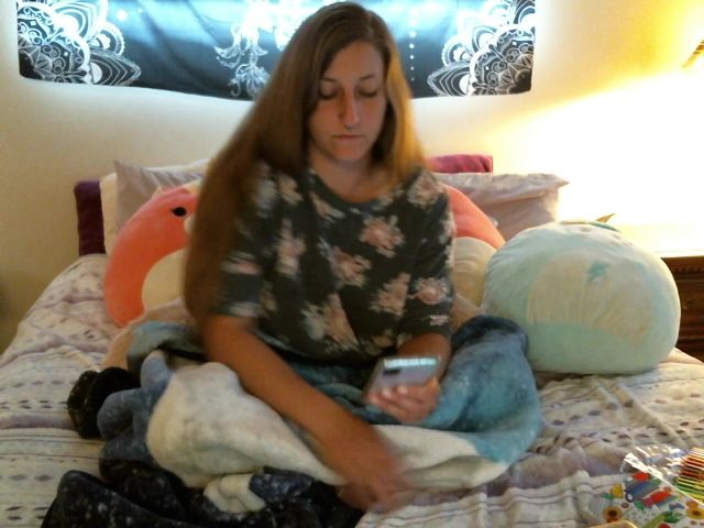 Live sex webcam photo for SuzieMoon #253478069